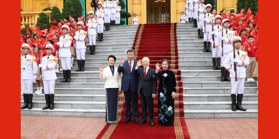 习近平同越共中央总书记阮富仲举行会谈_fororder_231213980490